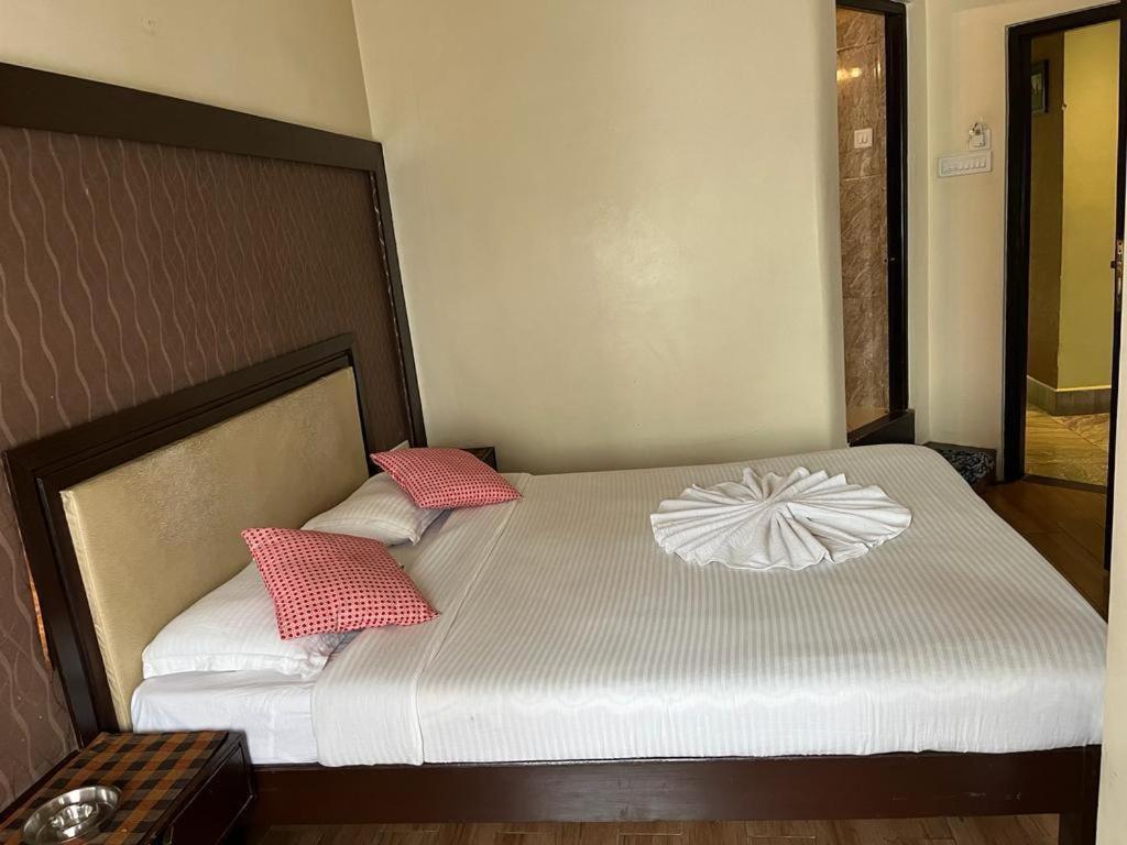 La Serene Stay Shillong Zewnętrze zdjęcie